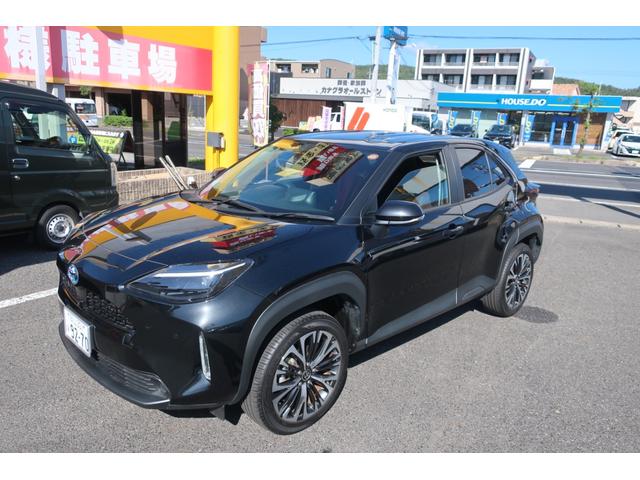ヤリスクロス ハイブリッドＺ　ワンオーナー／禁煙車／記録簿／Ｔコネクトナビ・ＢＴ・ＵＳＢ／パノラミックビュー／衝突被害軽減／障害物センサー／ＨＵＤ／ＲＣＴＡ／シート・ハンドルヒーター／パワーシート／ＥＴＣ／ＬＥＤ／スマートキ－（2枚目）