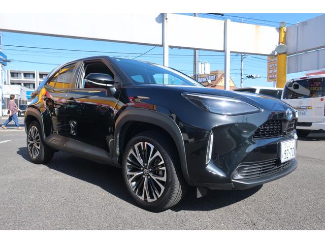 ヤリスクロス ハイブリッドＺ　ワンオーナー／禁煙車／記録簿／Ｔコネクトナビ・ＢＴ・ＵＳＢ／パノラミックビュー／衝突被害軽減／障害物センサー／ＨＵＤ／ＲＣＴＡ／シート・ハンドルヒーター／パワーシート／ＥＴＣ／ＬＥＤ／スマートキ－（5枚目）