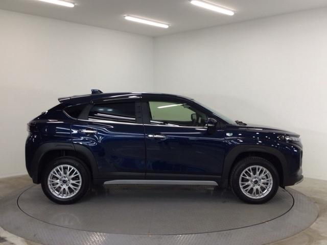 フロンクス ベースグレード　ＬＥＤ・フルセグ・メモリナビ・バックカメラ・社外ＡＷ・シートヒーター・ＥＴＣ　パーキングセンサー　デュアルセンサーブレーキサポート　ＬＥＤライト　アイドリングストップ　スマートキー　４ＷＤ　全周囲（3枚目）