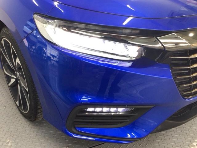 【ＬＥＤヘッドライト】ディスチャージヘッドライト（ＨＩＤ）と同等の明るさで、夜道や雨天走行が明るく視界良好！！　フォグライトも装備で、安心感さらにＵＰです♪安心ドライブを楽しんで下さい♪