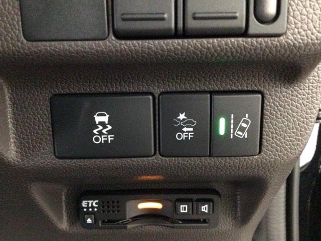 ホンダが推し進める総合先進安全装備のセンシング搭載！　衝突や斜線はみだしなどの危険が予測される時、センサーが警告。ヒューマンエラーを高度先進技術が補完してくれます。