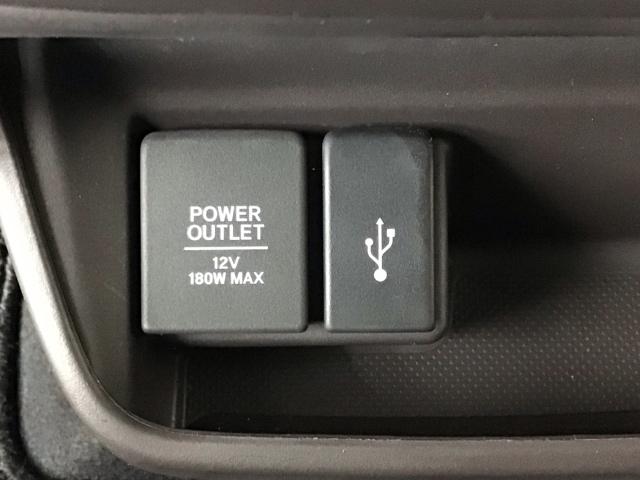 【ＵＳＢポート】ＵＳＢポートも装備されています♪スマートフォンのオーディオに連携も可能です。今や欠かせない装備の一つです！