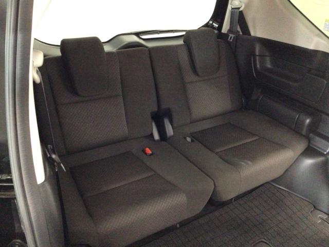 【３列目シート】しっかりした厚みの有るシートになりますので長い時間のドライブでも安心してお乗り頂けます♪