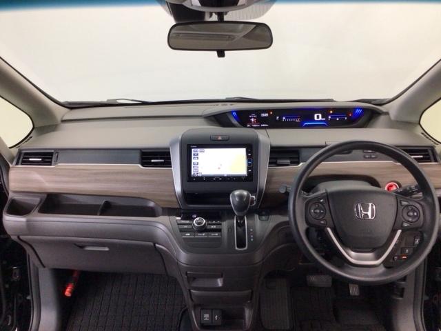 【前方視界】開放的な前方視界！運転がしやすく疲れにくいです♪窓が大きく、見通しがとっても良いおクルマですよ♪