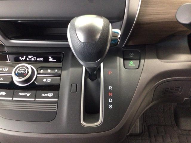 車が大好きなスタッフが心をこめて接客いたします。お客様一人一人のお車に対する思いや気持ちをうかがい、充実した時間が過ごせるよう努めます。