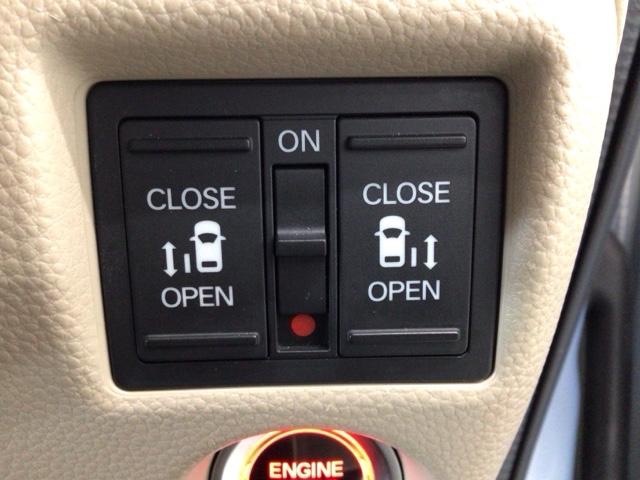 �y�����p���[�X���C�h�h�A�z�������p���[�X���C�h�h�A�ɂȂ��Ă���A�^�]�Ȃ̃X�C�b�`��X�}�[�g�L�[�ł��J���\�ł��I�J�������L���̂ŏ��~����y�X��