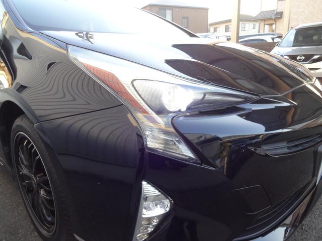 プリウス Ｓ　セーフティーセンス　ＬＥＤヘッドライト　ＬＥＤフォグ　メモリーナビ　フルセグＴＶ　ＤＶＤ再生　Ｂｌｕｅｔｏｏｔｈ　バックカメラ　ＥＴＣ　スマートキー　１７インチアルミ　禁煙車（11枚目）