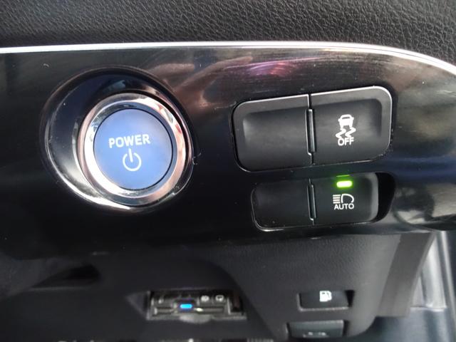 プリウス Ｓ　セーフティーセンス　ＬＥＤヘッドライト　ＬＥＤフォグ　メモリーナビ　フルセグＴＶ　ＤＶＤ再生　Ｂｌｕｅｔｏｏｔｈ　バックカメラ　ＥＴＣ　スマートキー　１７インチアルミ　禁煙車（31枚目）