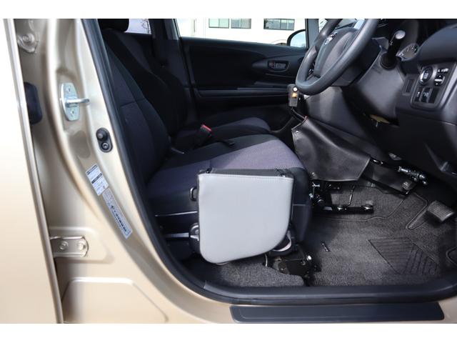ウィッシュ １．８Ｘ　フレンドマチック車　タイプ２　定期点検整備　福祉装置整備付き　専用パワステ　手動運転装置　手押しパーキングブレーキ　リモコン式専用運転席パワーシート　運転席シートバック中折れ用ストラップ　助手席前倒しストラップ（9枚目）