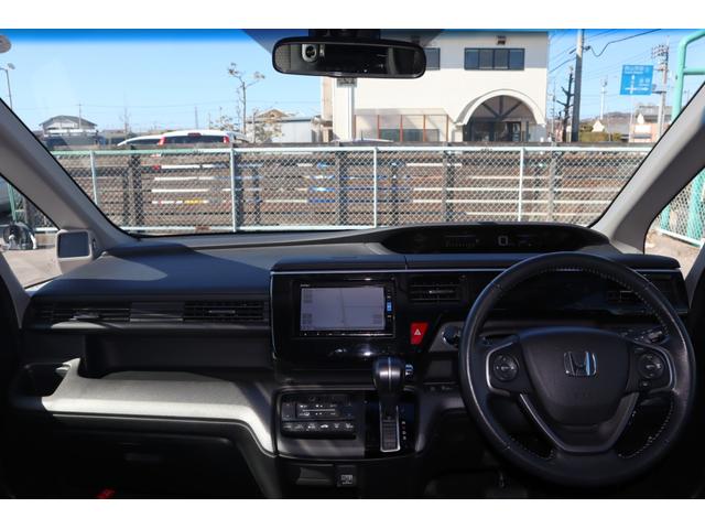 ステップワゴンスパーダ 助手席リフトアップシート車　ベットキット付き　アイドリングストップ　左右電動スライドドア　ナビ・フルセグＴＶ　バックカメラ　アダプティブクルーズコントロール　ダブルオートエアコン　ＥＴＣ　ベッドキット　ＬＥＤライト　リフトアップシート用リモコン（28枚目）