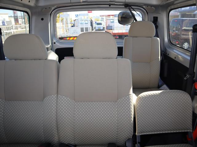 ＮＶ２００バネットバン 車いすスロープ車　７人乗り仕様助手席スライドアップシート付き　ＡＢＳ、運転席・助手席エアバッグ、インテリキー、衝突被害軽減ブレーキ、ナビ・テレビ（フルセグ）・バックカメラ、リヤクーラー、ＥＴＣ、ドライブレコーダー（前後）、乗降用手すり、車いすの方用手すり（8枚目）