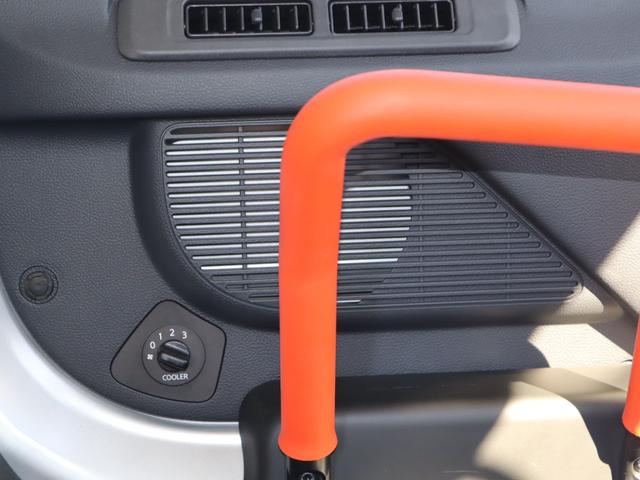 ＮＶ２００バネットバン 車いすスロープ車　７人乗り仕様助手席スライドアップシート付き　ＡＢＳ、運転席・助手席エアバッグ、インテリキー、衝突被害軽減ブレーキ、ナビ・テレビ（フルセグ）・バックカメラ、リヤクーラー、ＥＴＣ、ドライブレコーダー（前後）、乗降用手すり、車いすの方用手すり（15枚目）