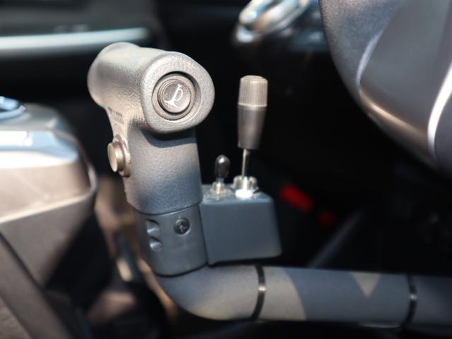 プリウスアルファ Ｓ　フレンドマチック車　タイプ２助手席リフトアップシート付き　ＡＢＳ、運転席・助手席エアバックカーテンエアバッグ、ドライブレコーダー（前後）、専用軽減パワステ、手押しパーキングブレーキ、旋回ノブ、リモコン式専用運転席パワーシート、移乗ボード、電動式車いす収納装置（6枚目）
