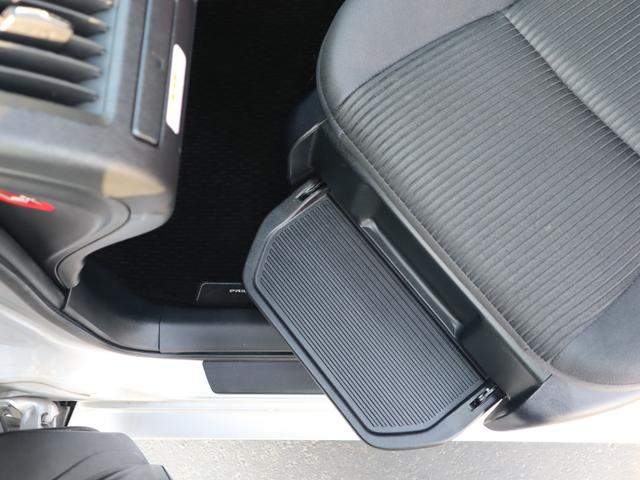 プリウスアルファ Ｓ　フレンドマチック車　タイプ２助手席リフトアップシート付き　ＡＢＳ、運転席・助手席エアバックカーテンエアバッグ、ドライブレコーダー（前後）、専用軽減パワステ、手押しパーキングブレーキ、旋回ノブ、リモコン式専用運転席パワーシート、移乗ボード、電動式車いす収納装置（24枚目）