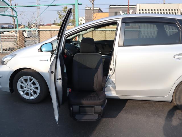 プリウスアルファ Ｓ　フレンドマチック車　タイプ２助手席リフトアップシート付き　ＡＢＳ、運転席・助手席エアバックカーテンエアバッグ、ドライブレコーダー（前後）、専用軽減パワステ、手押しパーキングブレーキ、旋回ノブ、リモコン式専用運転席パワーシート、移乗ボード、電動式車いす収納装置（26枚目）