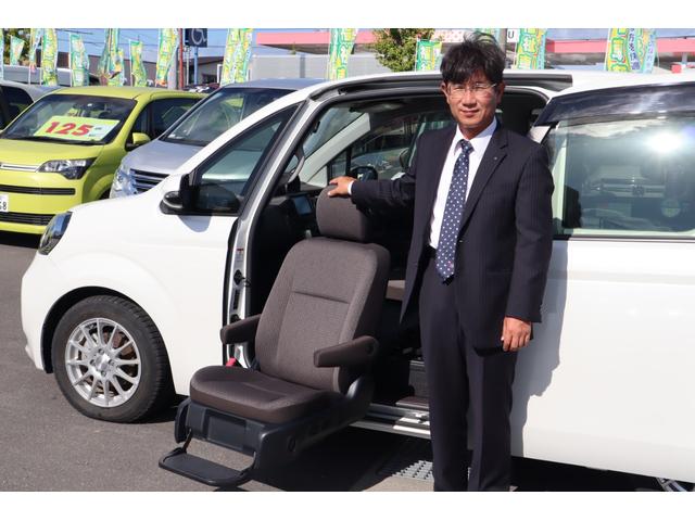 プリウスアルファ Ｓ　フレンドマチック車　タイプ２助手席リフトアップシート付き　ＡＢＳ、運転席・助手席エアバックカーテンエアバッグ、ドライブレコーダー（前後）、専用軽減パワステ、手押しパーキングブレーキ、旋回ノブ、リモコン式専用運転席パワーシート、移乗ボード、電動式車いす収納装置（49枚目）