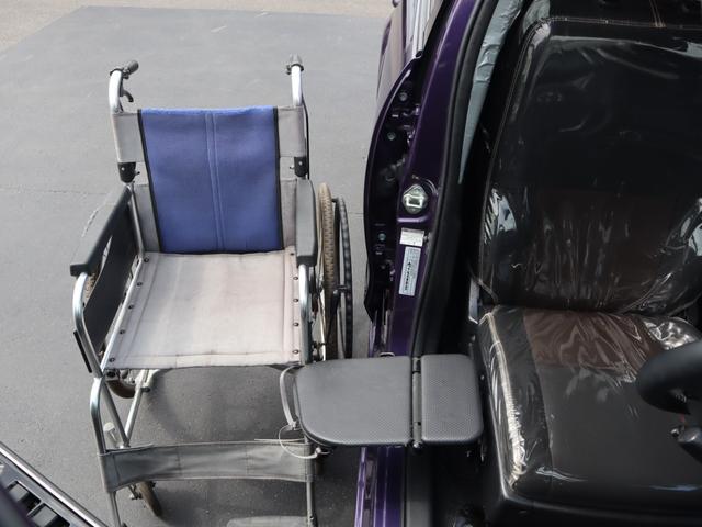 アクア G フレンドマチック車 タイプ2手動装置(コラム)付 業販可 ABS、運転席・助手席エアバッグ、ナビ・テレビ、ソナー(前後)、オートエアコン、ドライブレコーダー、ETC、専用軽減パワステ、手動運転装置(コラムタイプ)、旋回ノブ、リモコン式専用運転席パワーシート、(13枚目)
