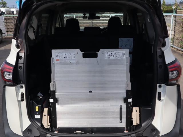 シエンタ Ｇ　車いすスロープ車　タイプ３助手席回転チルトシート付き　ＡＢＳ　運転席・助手席エアバッグ　スマートキー・プッシュＳ　衝突被害軽減Ｂ　アイドルストップ　　左右電動スライドドア　ナビ・ＴＶ（フルセグ）・パノラミックビューモニター　ＥＴＣ　ドラレコ　ＬＥＤライト（4枚目）