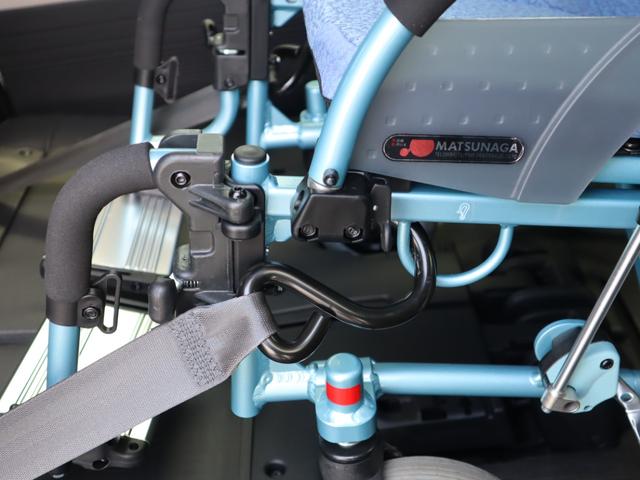 Ｎ－ＢＯＸ 車いすスロープ車ホンダセンシング　福祉装置整備　定期点検整備　左電動スライドドア、ナビ・フルセグＴＶ・バックカメラ、前後ソナー、電動パーキングブレーキ、ＥＴＣ、前後ドラレコ、ウインチ用リモコン、車載用介助型車いす（マツナガ社製）、フローリングチェアマット（12枚目）