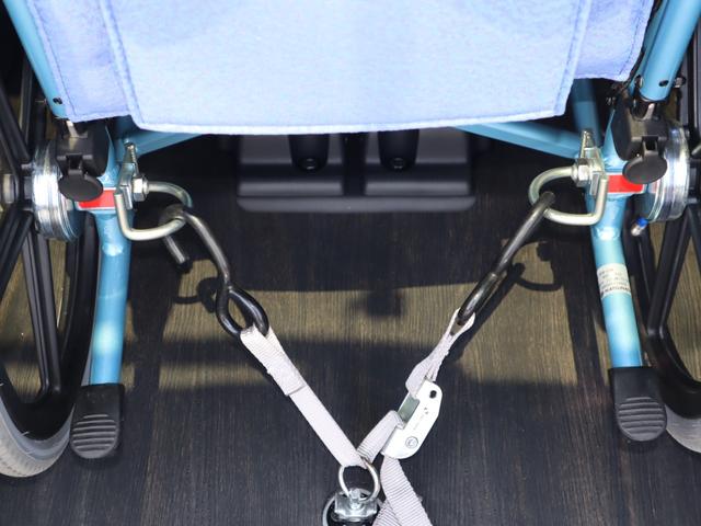 Ｎ－ＢＯＸ 車いすスロープ車ホンダセンシング　福祉装置整備　定期点検整備　左電動スライドドア、ナビ・フルセグＴＶ・バックカメラ、前後ソナー、電動パーキングブレーキ、ＥＴＣ、前後ドラレコ、ウインチ用リモコン、車載用介助型車いす（マツナガ社製）、フローリングチェアマット（13枚目）