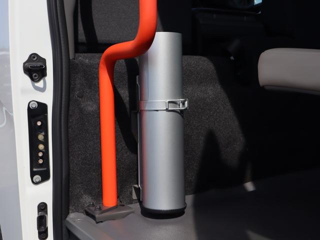 NV350キャラバンバン 車いすリフト車 車いす2台仕様 福祉装置整備 定期点検整備 ABS、運転席・助手席エアバッグ、キーレス、衝突被害軽減ブレーキ、アラウンドビューモニター(ルームミラー内)、バックブザー、リヤクーラー、リヤヒーター、杖・傘立て(20枚目)