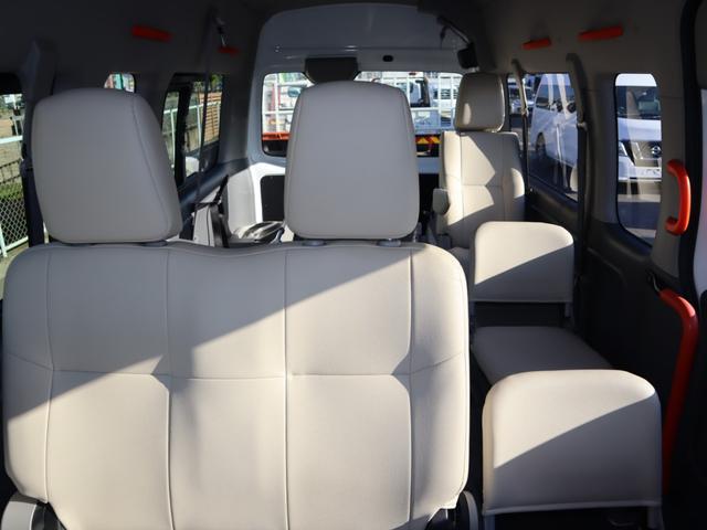 NV350キャラバンバン 車いすリフト車 車いす2台仕様ストレッチャー固定装置付き ABS、運転席・助手席エアバッグ、キーレス、衝突被害軽減ブレーキ、アラウンドビューモニター(ルームミラー内)、リヤクーラー、リヤヒーター、ストレッチャー固定装置、プライバシーガラス(7枚目)