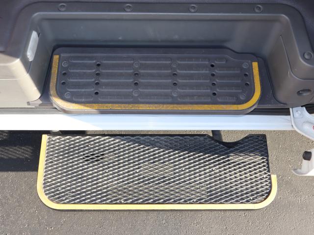 NV350キャラバンバン 車いすリフト車 車いす2台仕様ストレッチャー固定装置付き ABS、運転席・助手席エアバッグ、キーレス、衝突被害軽減ブレーキ、アラウンドビューモニター(ルームミラー内)、リヤクーラー、リヤヒーター、ストレッチャー固定装置、プライバシーガラス(9枚目)