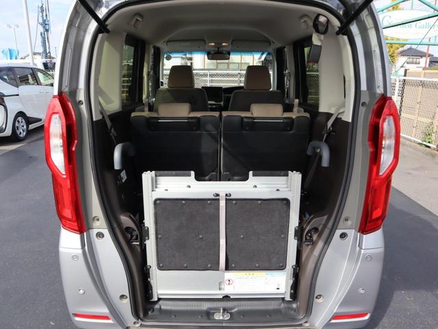 Ｎ－ＢＯＸ Ｌ・スロープ　車いす用ウィンチ　左右電動スライドドア　衝突被害軽減ブレーキ　ナビ　フルセグＴＶ　ックカメラ　ソナー　アダプティブクルーズコントロール　電動パーキングブレーキ（オートブレーキホールド機能付き）（4枚目）