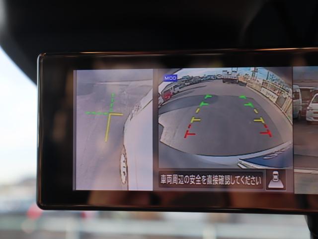 �A���E���h�r���[���j�^�[�̓��[���~���[���ɉf�����Ƃ��ł��܂��B