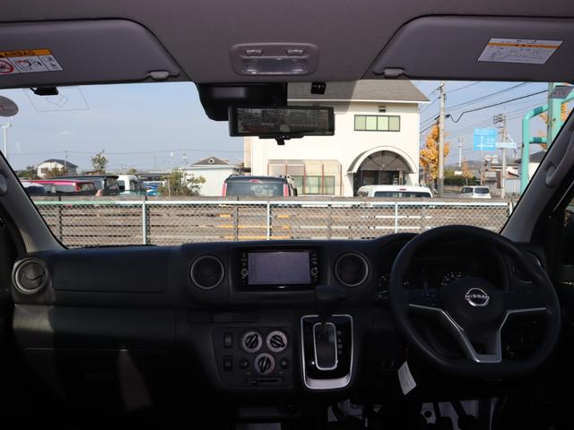 NV350キャラバンバン 車いすリフト車 車いす2台仕様 車いすリフト車 車いす2台仕様 車いす2台+8名 4WD(15枚目)