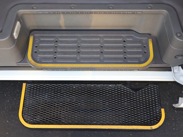 ＮＶ３５０キャラバンバン 車いすリフト車　車いす２台仕様　車いすリフト車　車いす２台仕様　車いす２台＋８名（9枚目）