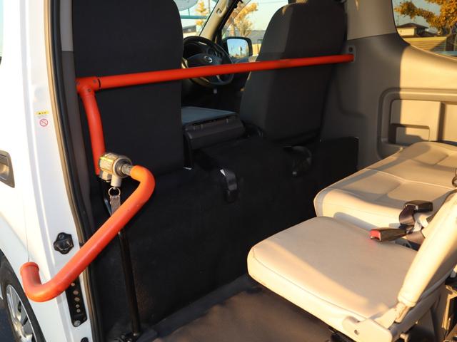 ＮＶ３５０キャラバンバン 車いすリフト車　車いす２台仕様　車いすリフト車　車いす２台仕様　車いす２台＋８名（12枚目）