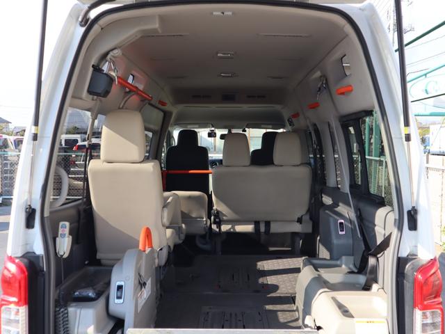ＮＶ３５０キャラバンバン 車いすリフト車　車いす２台仕様　車いすリフト車　車いす２台仕様　車いす２台＋８名（4枚目）