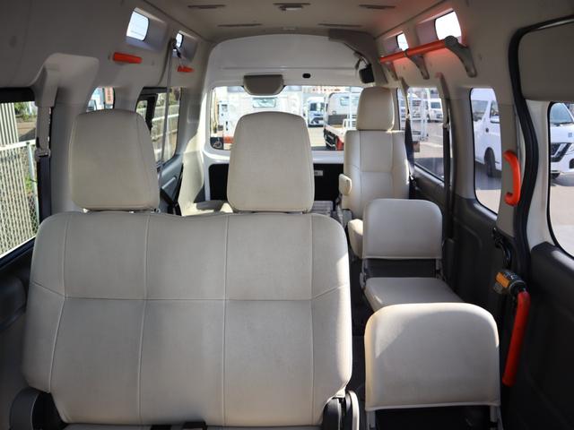 ＮＶ３５０キャラバンバン 車いすリフト車　車いす２台仕様　車いすリフト車　車いす２台仕様　車いす２台＋８名（6枚目）