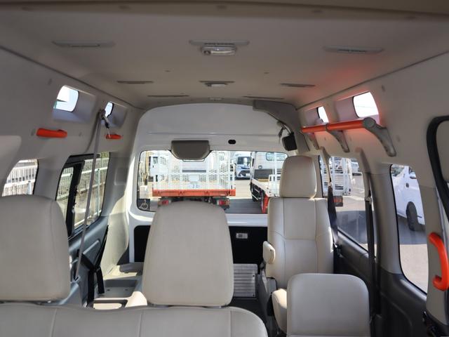 ＮＶ３５０キャラバンバン 車いすリフト車　車いす２台仕様　車いすリフト車　車いす２台仕様　車いす２台＋８名（7枚目）