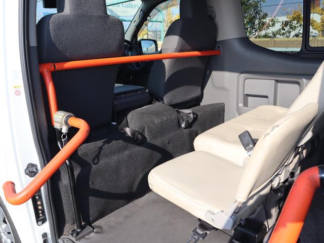 ＮＶ３５０キャラバンバン 車いすリフト車　車いす２台仕様　車いすリフト車　車いす２台仕様　車いす２台＋８名（12枚目）