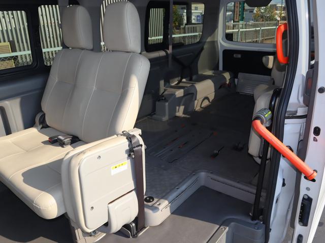 ＮＶ３５０キャラバンバン 車いすリフト車　車いす２台仕様　車いすリフト車　車いす２台仕様　車いす２台＋８名（15枚目）