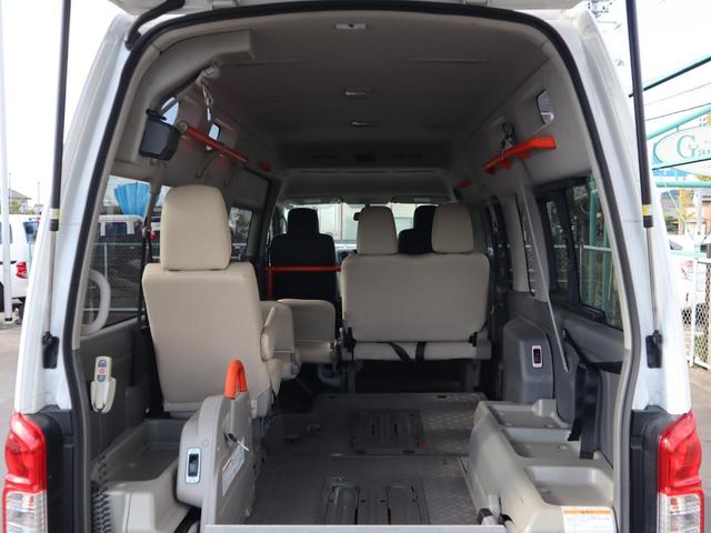 ＮＶ３５０キャラバンバン 車いすリフト車　車いす２台仕様　車いすリフト車　車いす２台仕様　衝突被害軽減ブレーキ、ナビ、アラウンドビューモニター　ナビ　バックブザー　ルーフサイドウィンドウ　出てくる手すり（前側）　アシストレール（左右）　ステップイルミ（4枚目）