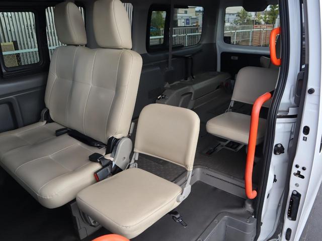 ＮＶ３５０キャラバンバン 車いすリフト車　車いす２台仕様　車いすリフト車　車いす２台仕様　衝突被害軽減ブレーキ、ナビ、アラウンドビューモニター　ナビ　バックブザー　ルーフサイドウィンドウ　出てくる手すり（前側）　アシストレール（左右）　ステップイルミ（13枚目）