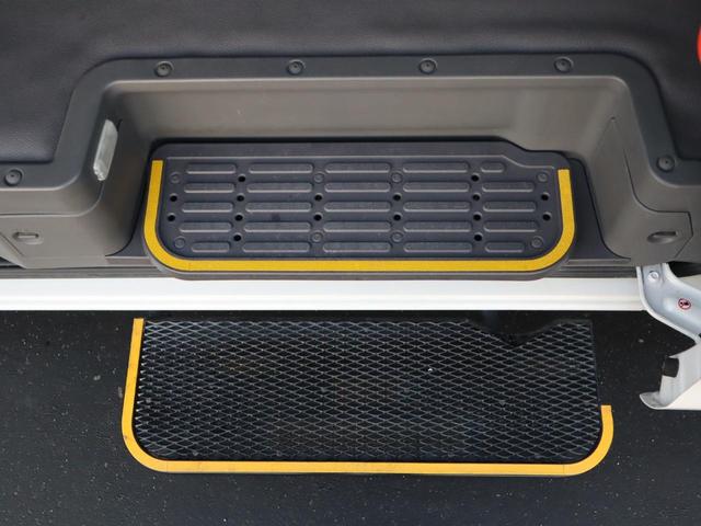 ＮＶ３５０キャラバンバン 車いすリフト車　車いす１＋１名仕様　車いすリフト車　車いす１＋１名仕様　ＡＢＳ　運転席・助手席エアバッグ　キーレス　衝突被害軽減ブレーキ　ＣＤ，アラウンドビューモニター（ルームミラー内）　リヤクーラー　リヤヒーター（8枚目）