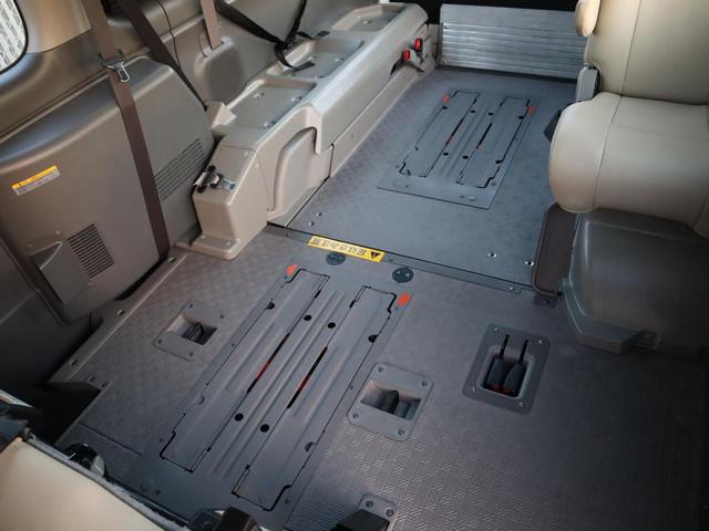 ＮＶ３５０キャラバンバン 車いすリフト車　車いす１＋１名仕様　車いすリフト車　車いす１＋１名仕様　ＡＢＳ　運転席・助手席エアバッグ　キーレス　衝突被害軽減ブレーキ　ＣＤ，アラウンドビューモニター（ルームミラー内）　リヤクーラー　リヤヒーター（15枚目）