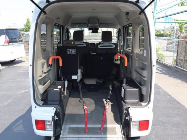 NV100クリッパーリオ 車いすスロープ車 左右分割式リヤシート付き 車いすスロープ車 左右分割式リヤシート付き 衝突被害軽減ブレーキ、ナビ・バックカメラ リヤヒーター ウィンチ用リモコン ABS 運転席・助手席エアバッグ インテリキー&プッシュスタート(5枚目)