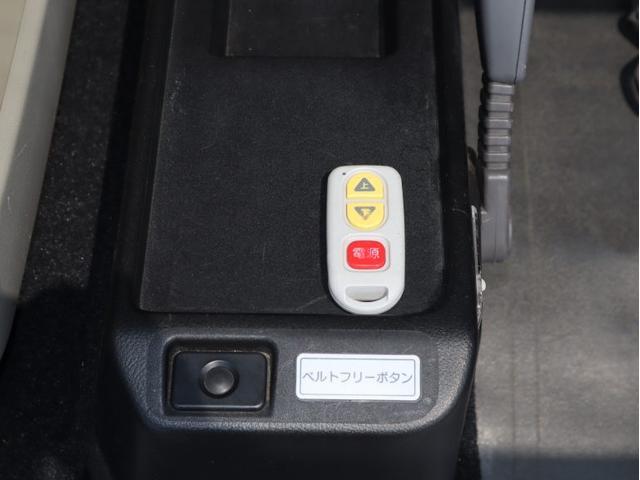 NV100クリッパーリオ 車いすスロープ車 左右分割式リヤシート付き 車いすスロープ車 左右分割式リヤシート付き 衝突被害軽減ブレーキ、ナビ・バックカメラ リヤヒーター ウィンチ用リモコン ABS 運転席・助手席エアバッグ インテリキー&プッシュスタート(7枚目)