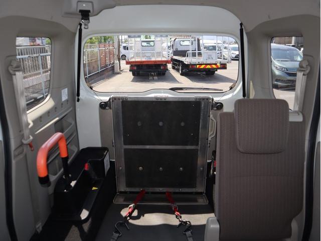 NV100クリッパーリオ 車いすスロープ車 左右分割式リヤシート付き 車いすスロープ車 左右分割式リヤシート付き 衝突被害軽減ブレーキ、ナビ・バックカメラ リヤヒーター ウィンチ用リモコン ABS 運転席・助手席エアバッグ インテリキー&プッシュスタート(8枚目)