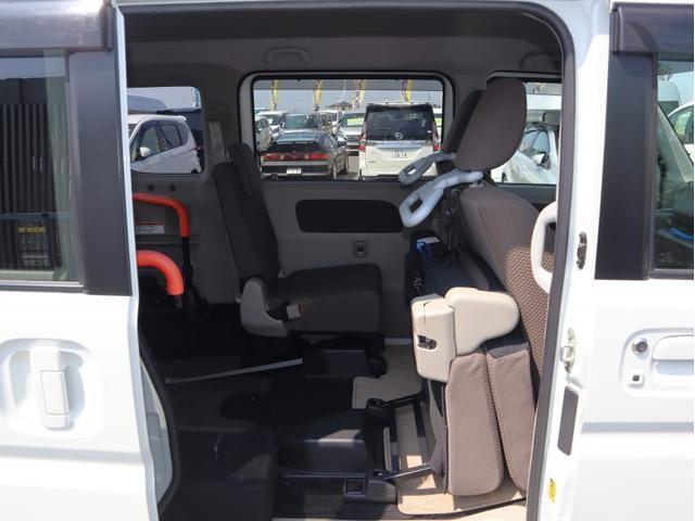 NV100クリッパーリオ 車いすスロープ車 左右分割式リヤシート付き 車いすスロープ車 左右分割式リヤシート付き 衝突被害軽減ブレーキ、ナビ・バックカメラ リヤヒーター ウィンチ用リモコン ABS 運転席・助手席エアバッグ インテリキー&プッシュスタート(10枚目)