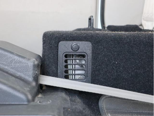 NV100クリッパーリオ 車いすスロープ車 左右分割式リヤシート付き 車いすスロープ車 左右分割式リヤシート付き 衝突被害軽減ブレーキ、ナビ・バックカメラ リヤヒーター ウィンチ用リモコン ABS 運転席・助手席エアバッグ インテリキー&プッシュスタート(12枚目)