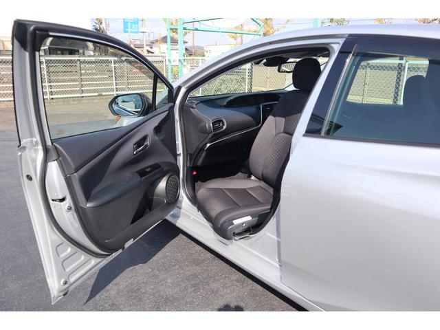 プリウス Ａ　助手席回転チルトシート車　定期点検整備　納車点検整備　助手席回転チルトシート車　ＡＢＳ　プッシュスタート　衝突被害軽減ブレーキ　ナビ・テレビ　バックカメラ　ソナー　クルーズコントロール　パーキングアシスト　オートエアコン　ＥＴＣ　ドライブレコーダー（4枚目）