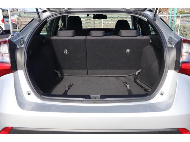 プリウス Ａ　助手席回転チルトシート車　定期点検整備　納車点検整備　助手席回転チルトシート車　ＡＢＳ　プッシュスタート　衝突被害軽減ブレーキ　ナビ・テレビ　バックカメラ　ソナー　クルーズコントロール　パーキングアシスト　オートエアコン　ＥＴＣ　ドライブレコーダー（9枚目）