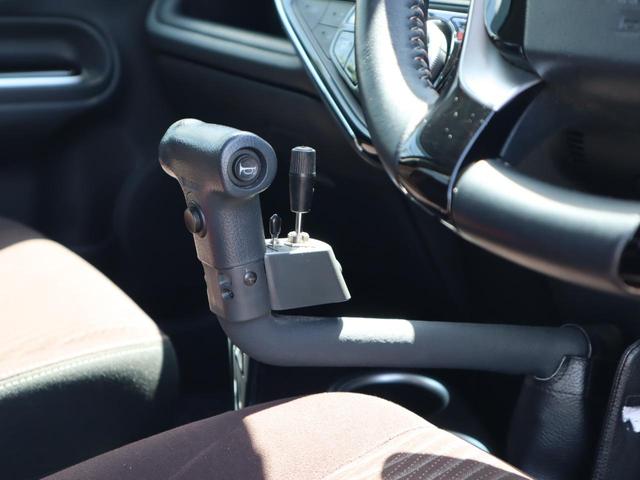 アクア Ｇ　フレンドマチック車　タイプ２　定期点検整備　納車点検整備　フレンドマチック車　タイプ２　専用軽減パワステ　手動運転装置　旋回ノブ　リモコン式専用運転席パワーシート　運転席シートバック中折れ用ストラップ　助手席前倒しストラップ　バックドア用ストラップ（5枚目）