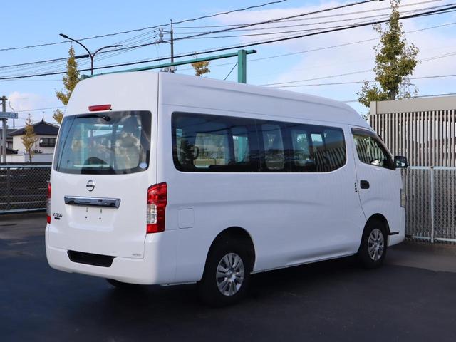 ＮＶ３５０キャラバンバン 車いすリフト車　車いす２台仕様　車いすリフト車　車いす２台仕様　衝突被害軽減ブレーキ、アラウンドビューモニター（ルームミラー内）、リヤクーラー、リヤヒーター、出てくる手すり（前後）（25枚目）